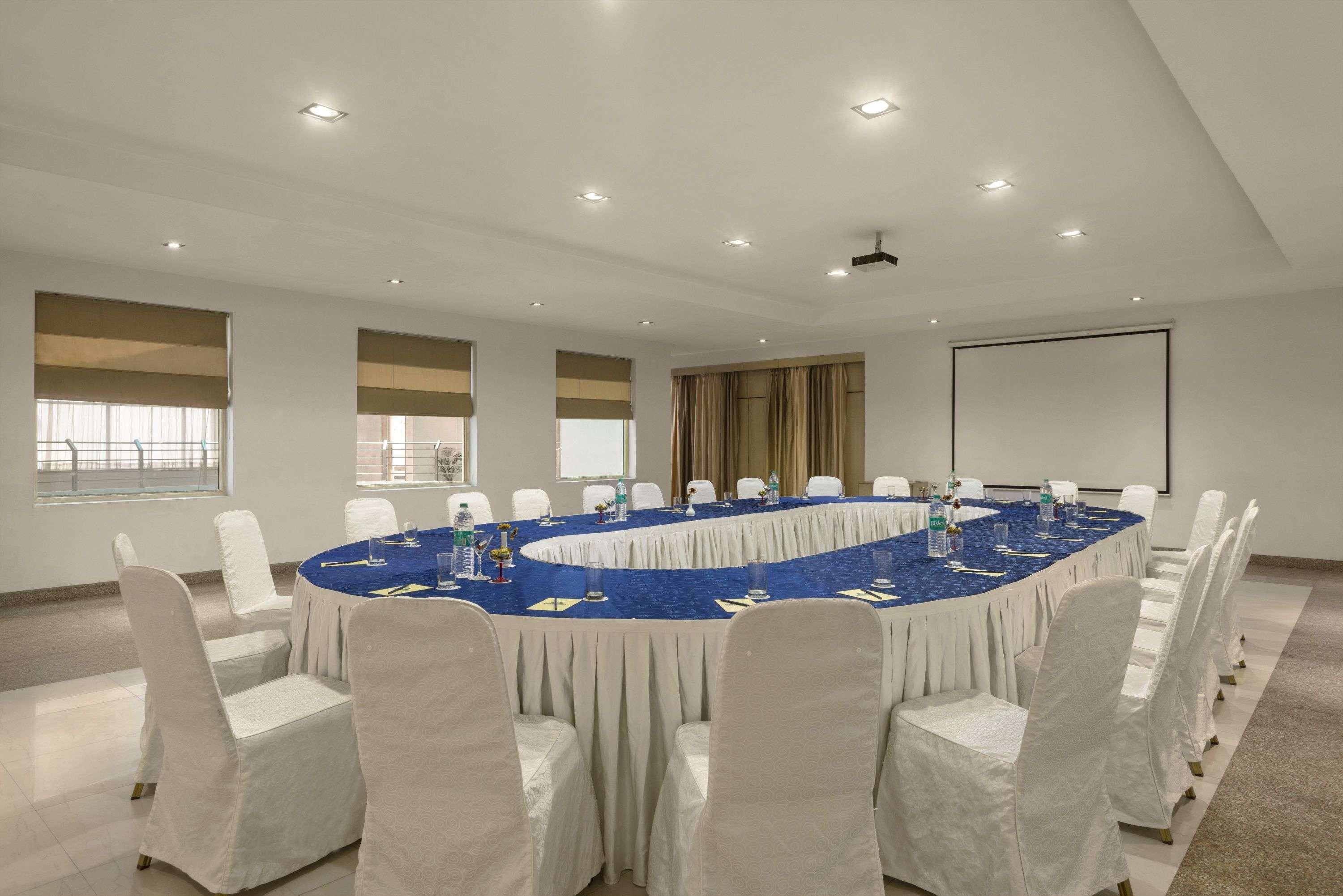 Days Hotel By Wyndham Neemrana Exterior photo