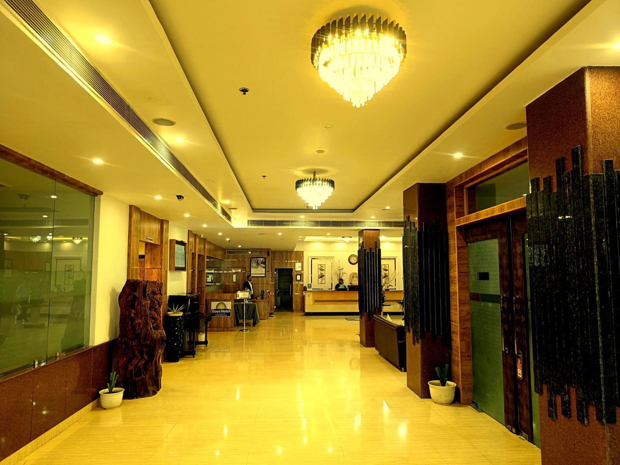 Days Hotel By Wyndham Neemrana Exterior photo