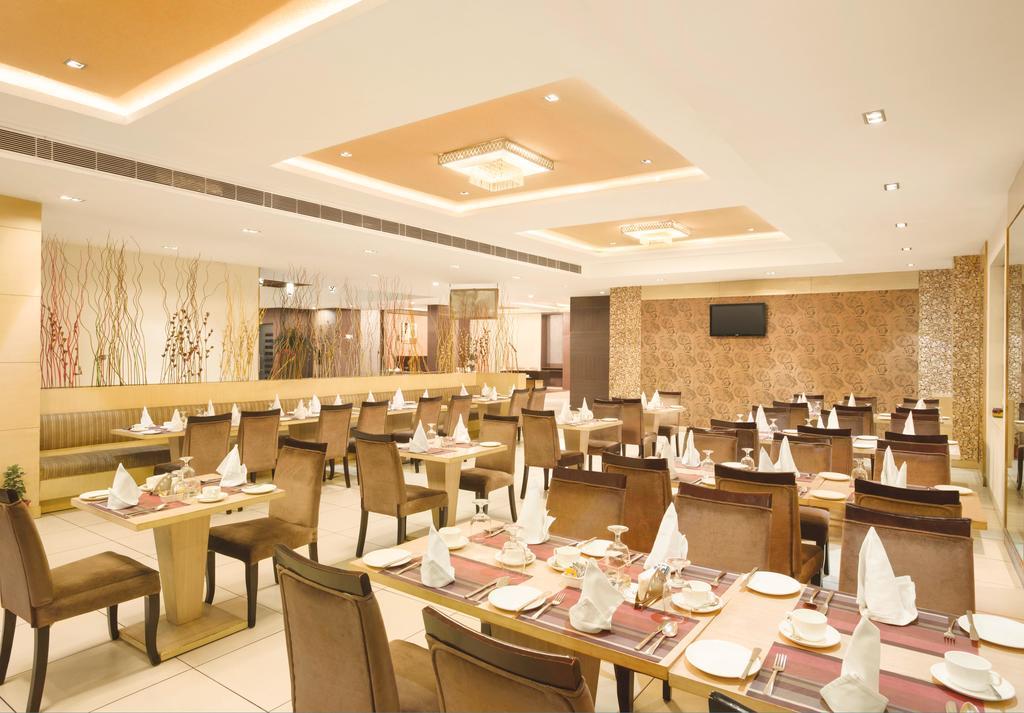Days Hotel By Wyndham Neemrana Exterior photo