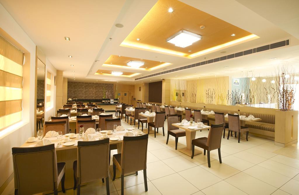 Days Hotel By Wyndham Neemrana Restaurant photo