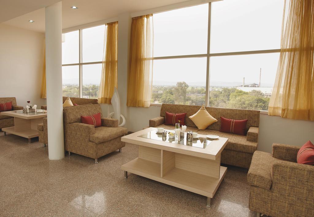 Days Hotel By Wyndham Neemrana Exterior photo
