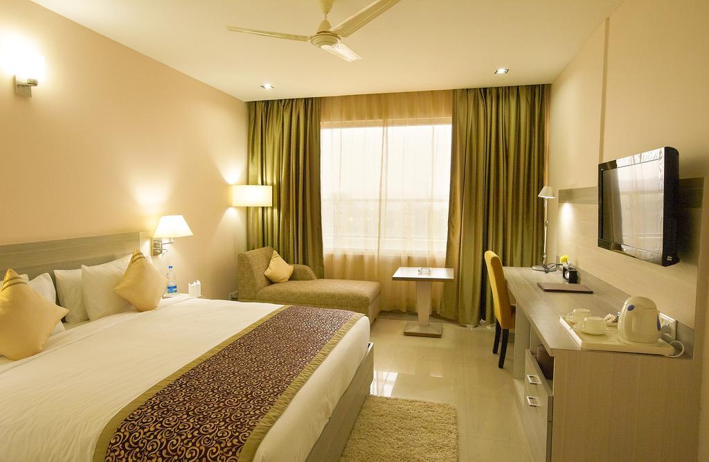 Days Hotel By Wyndham Neemrana Exterior photo