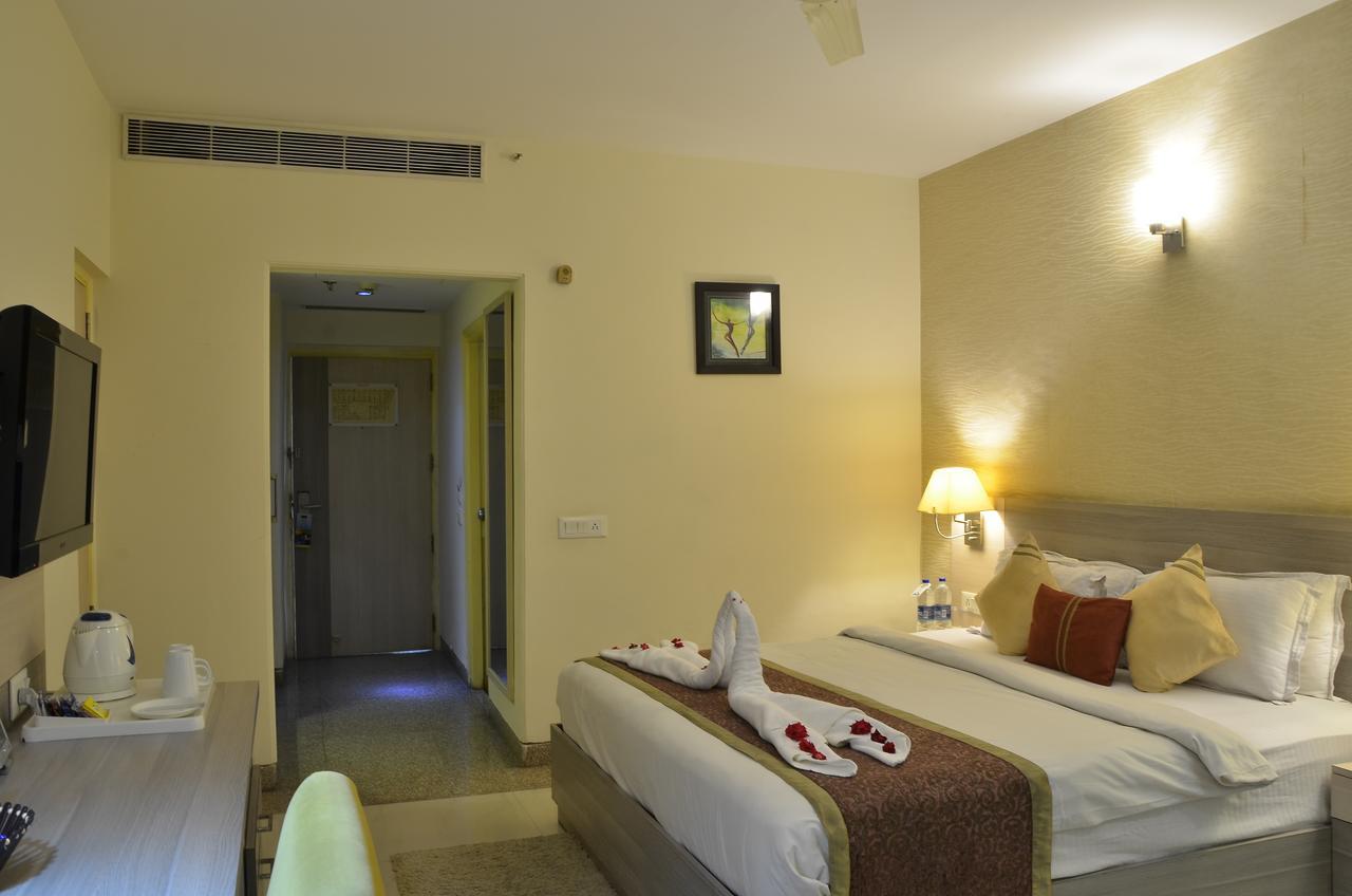 Days Hotel By Wyndham Neemrana Exterior photo
