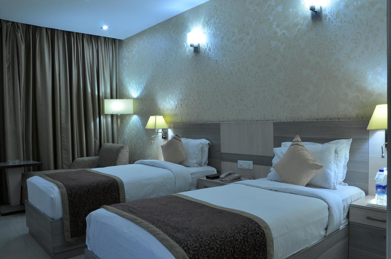 Days Hotel By Wyndham Neemrana Exterior photo