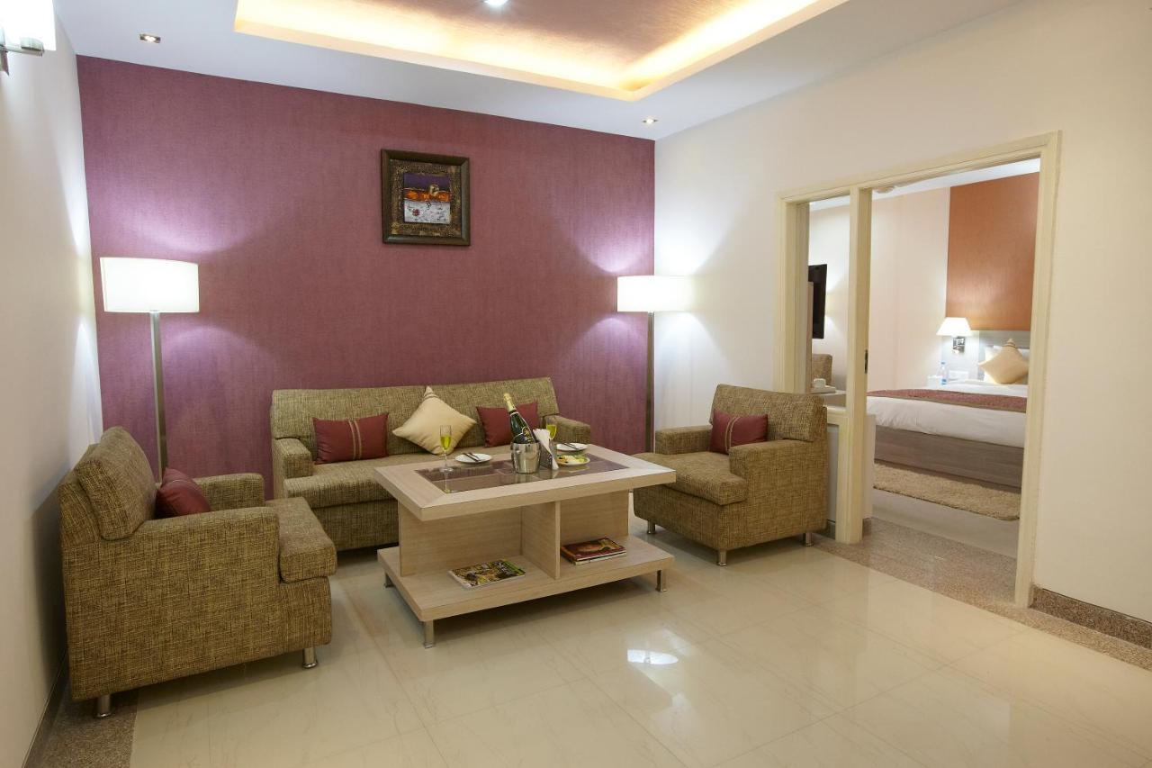 Days Hotel By Wyndham Neemrana Exterior photo